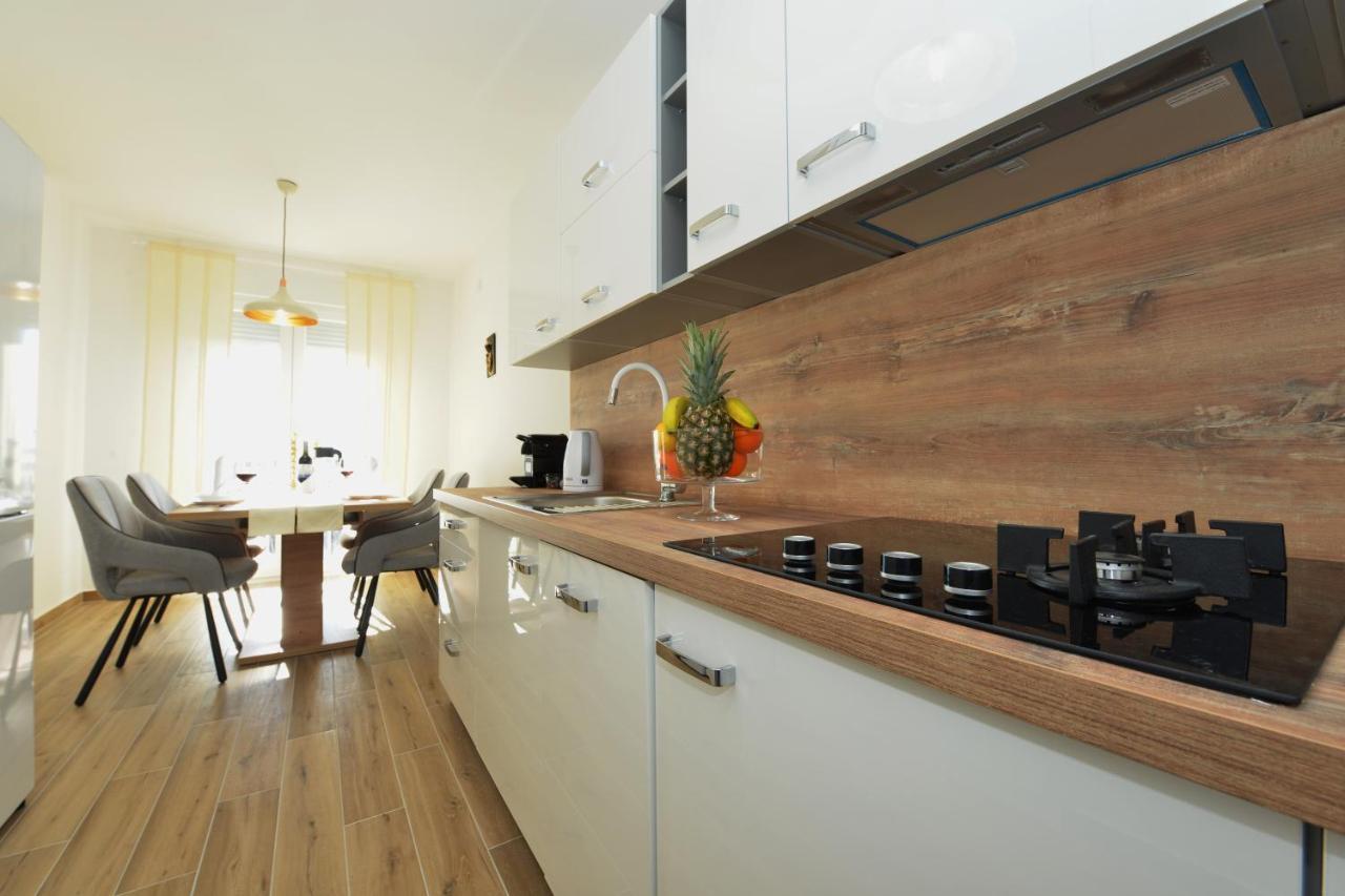 Apartman Lola Задар Екстериор снимка