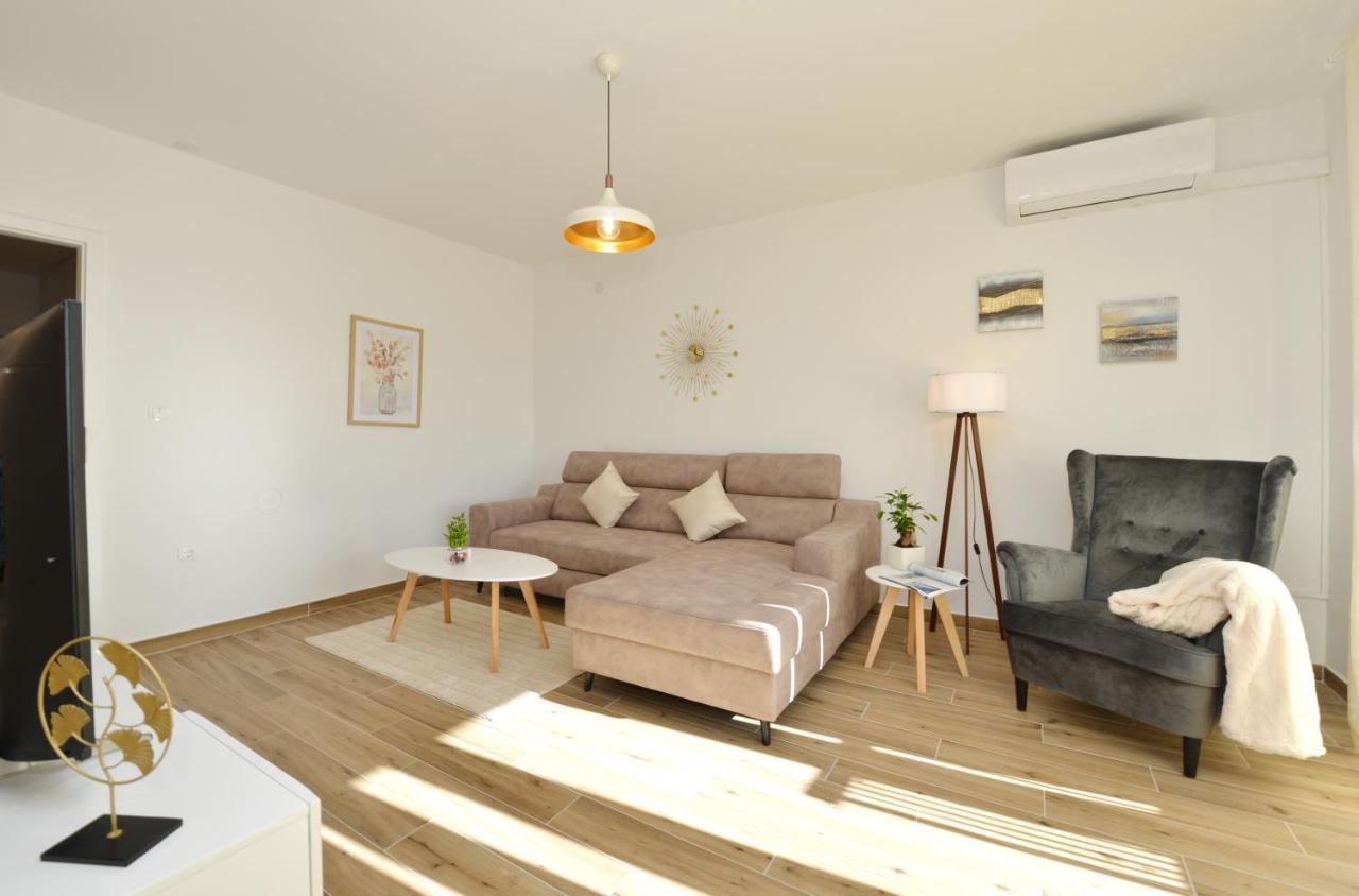 Apartman Lola Задар Екстериор снимка