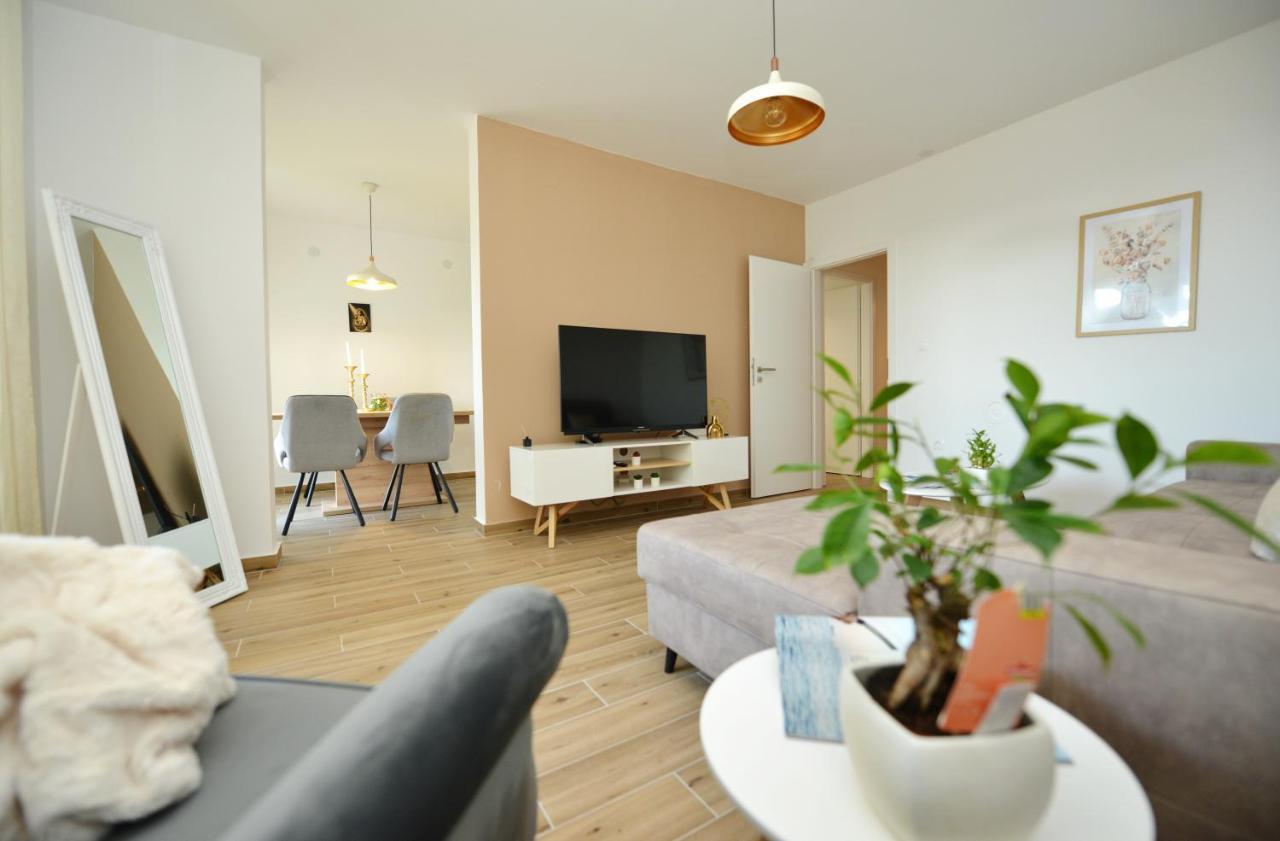 Apartman Lola Задар Екстериор снимка