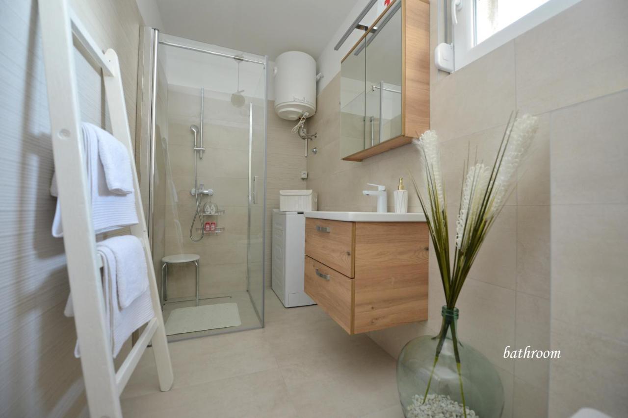 Apartman Lola Задар Екстериор снимка